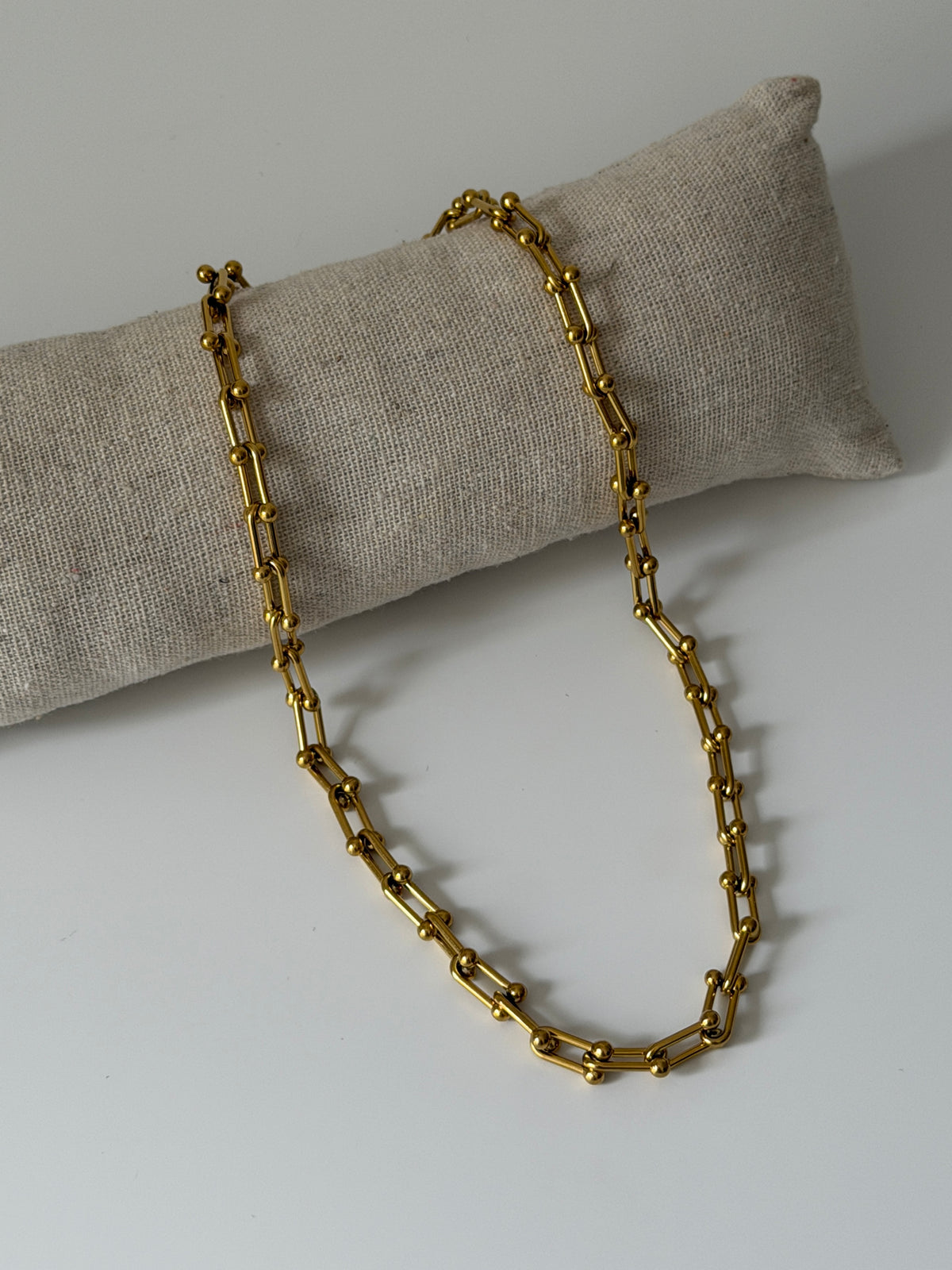 Collier Léon