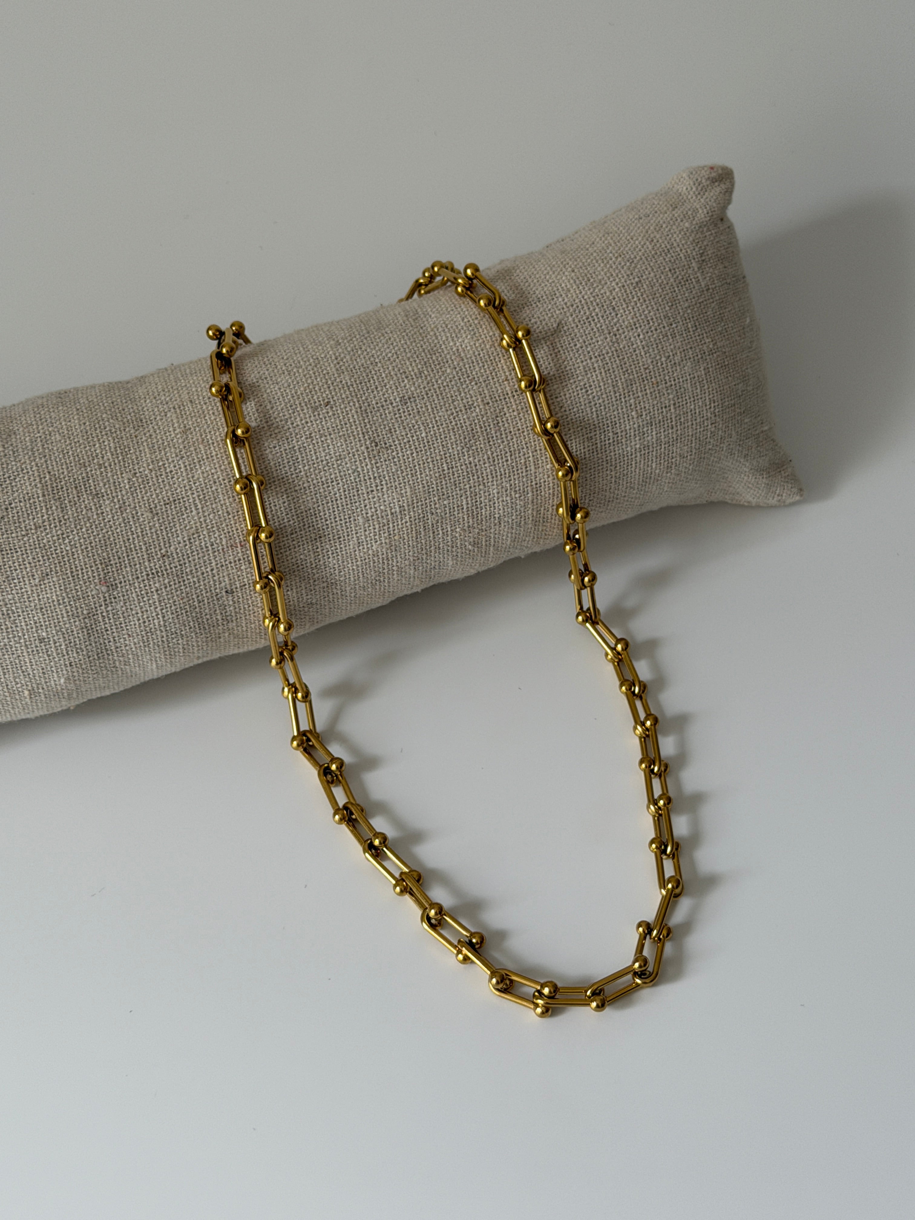 Collier Léon