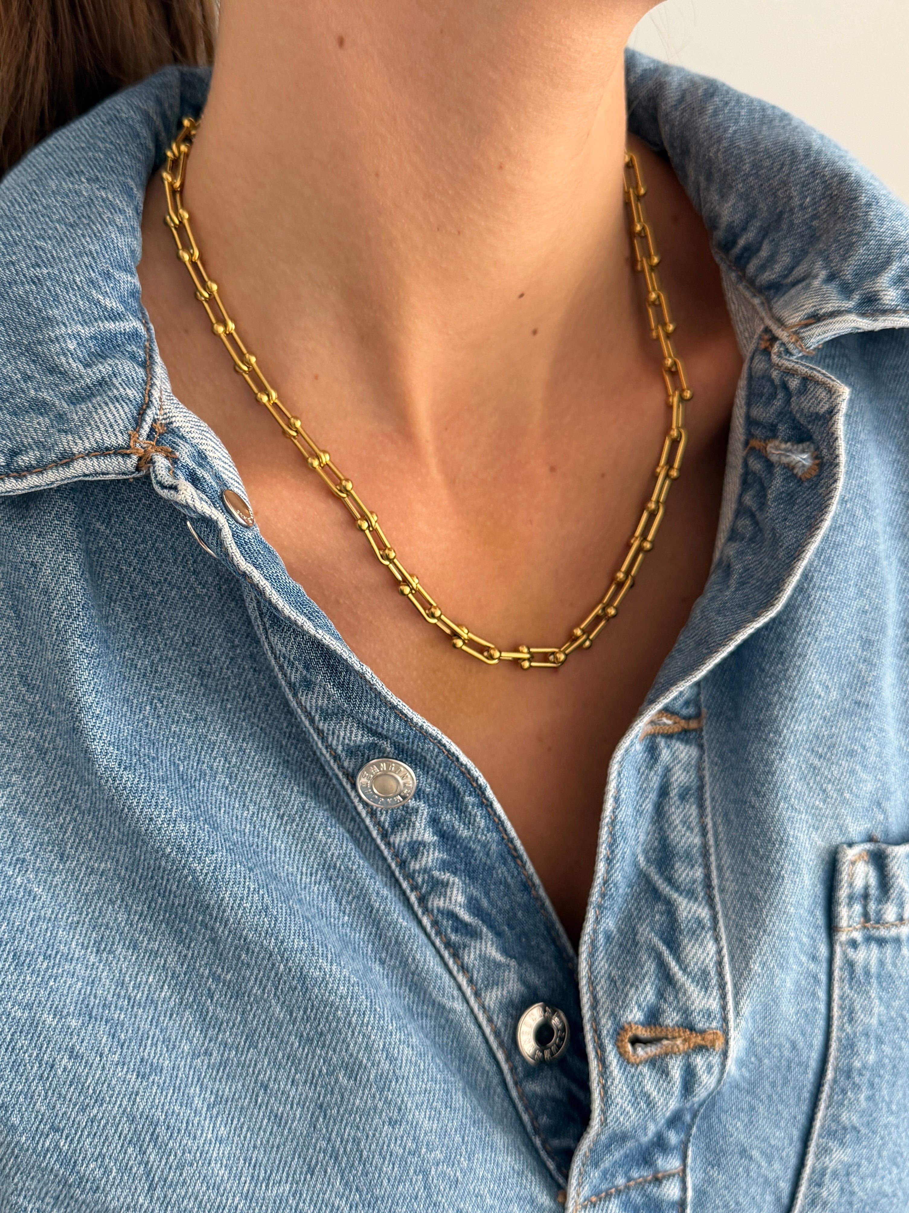 Collier Léon